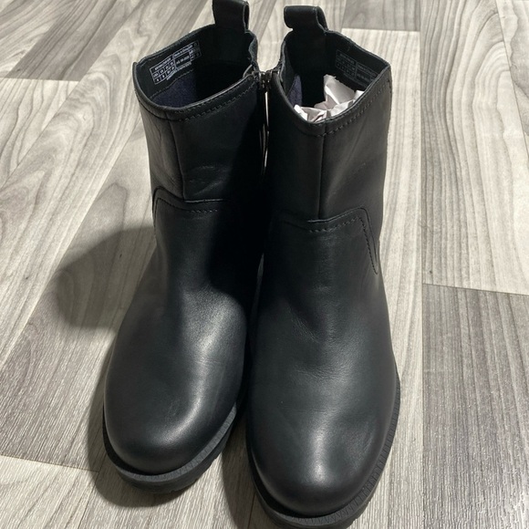 Vionic BrynnBlack Leather Waterproof ankle Boots Comfort Orthotopic Sole S8 X-14 - Picture 3 of 13